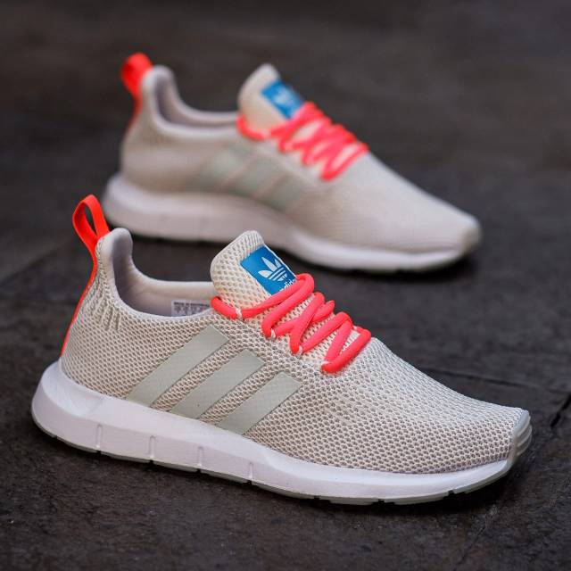 Giày Thể Thao Adidas Swift Run Cream Chính Hãng