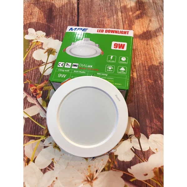 Đèn Led âm trần 9W hàng chính hãng MPE model DLELT-9W Trắng  Size 122x50MM