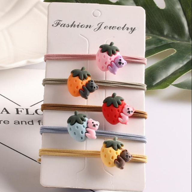 Chun Buộc Tóc Gấu Nhỏ Ôm Trái Dâl