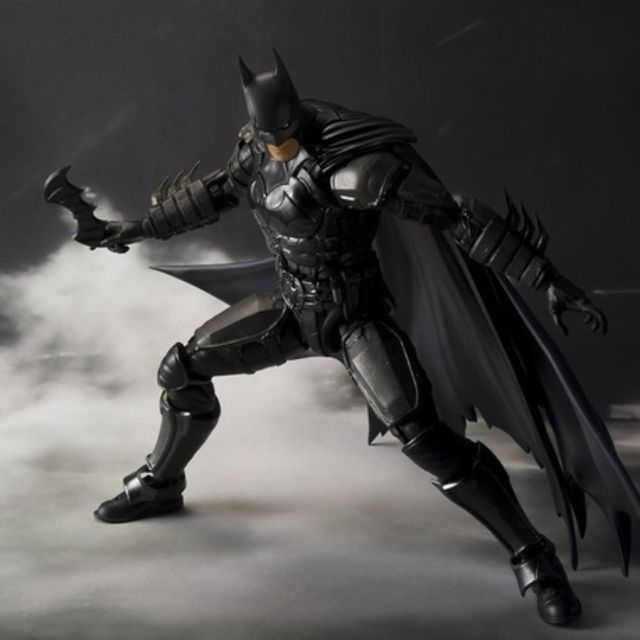 Mô hình khớp cử động Batman SHF Bandai thân cao 16cm