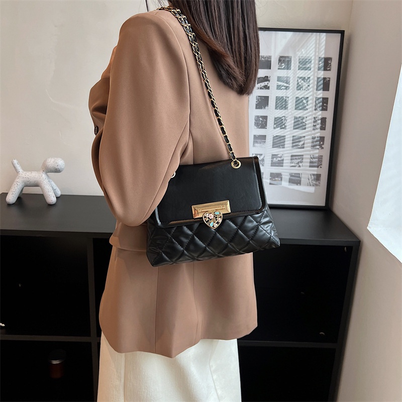 JASMIN NOIR Women Plaid Quilted Crossbody Bag  Chain Flap
