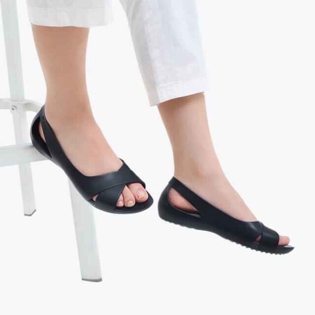 Sandal nữ Croc.s senre màu đen siêu xinh