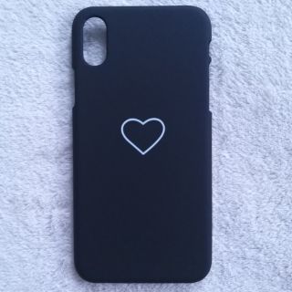 ỐP LƯNG IPHONE X MÀU ĐEN IN TRÁI TIM NHỰA CỨNG