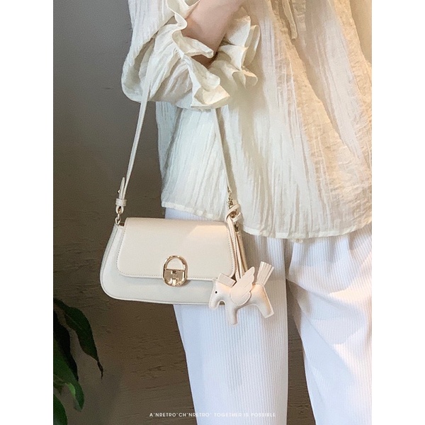 Túi 𝐇𝐎𝐃𝐌 tặng kèm charm ngựa