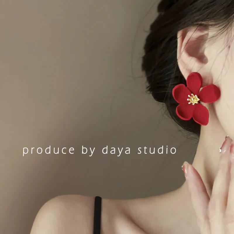 Nhẫn thời gian|Bông Tai Hình Hoa Màu Đỏ/ Vàng Cỡ Nhỏ Độc Đáo Thời Trang Mùa Xuân Xinh Xắn