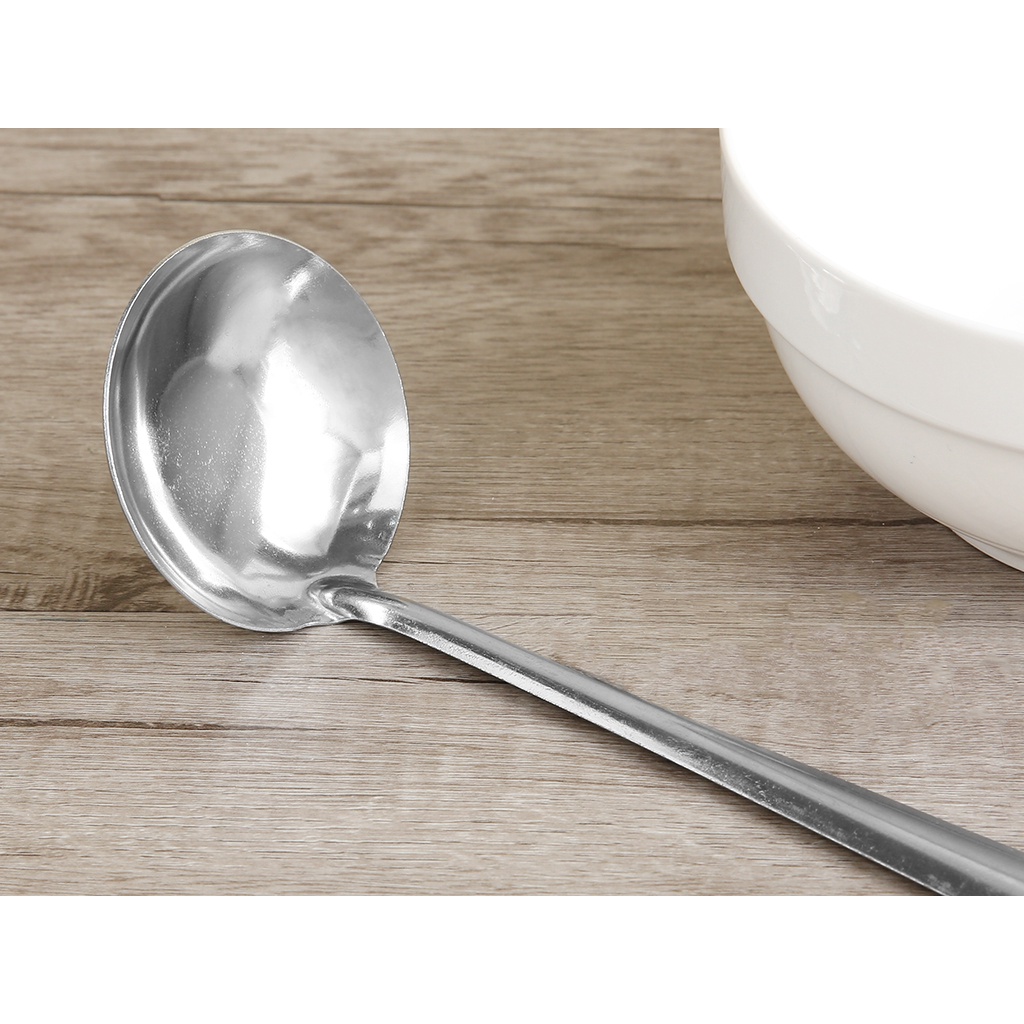 Vá Canh Vá Lẩu Inox Cán Dài Và Dày Dặn