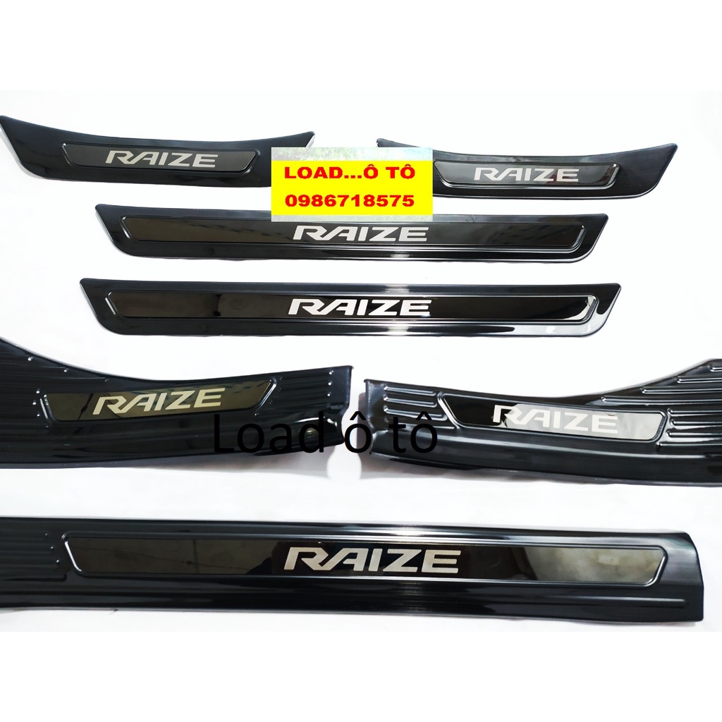 Ốp Bậc Chân, Nẹp Bước Chân Titan Xe Toyota Raize 2022-2021 Mẫu Titan Cao Cấp