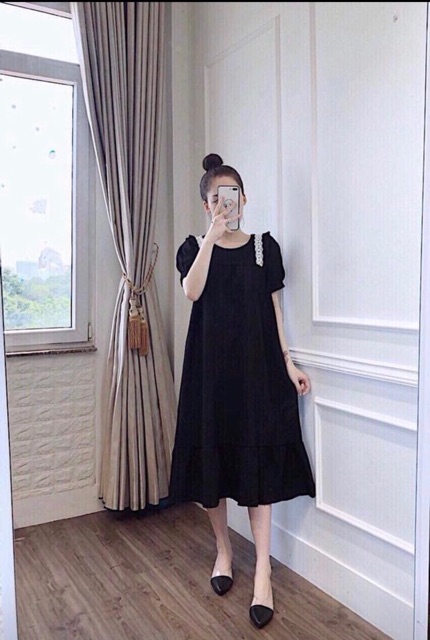 [Mã 44FASHIONSALE1 giảm 10K đơn 50K] Váy bầu thiết kế M05( Ren bèo vai vải xịn )