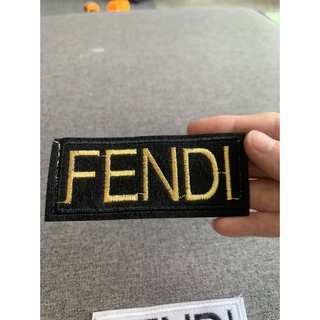 logo thêu fendi