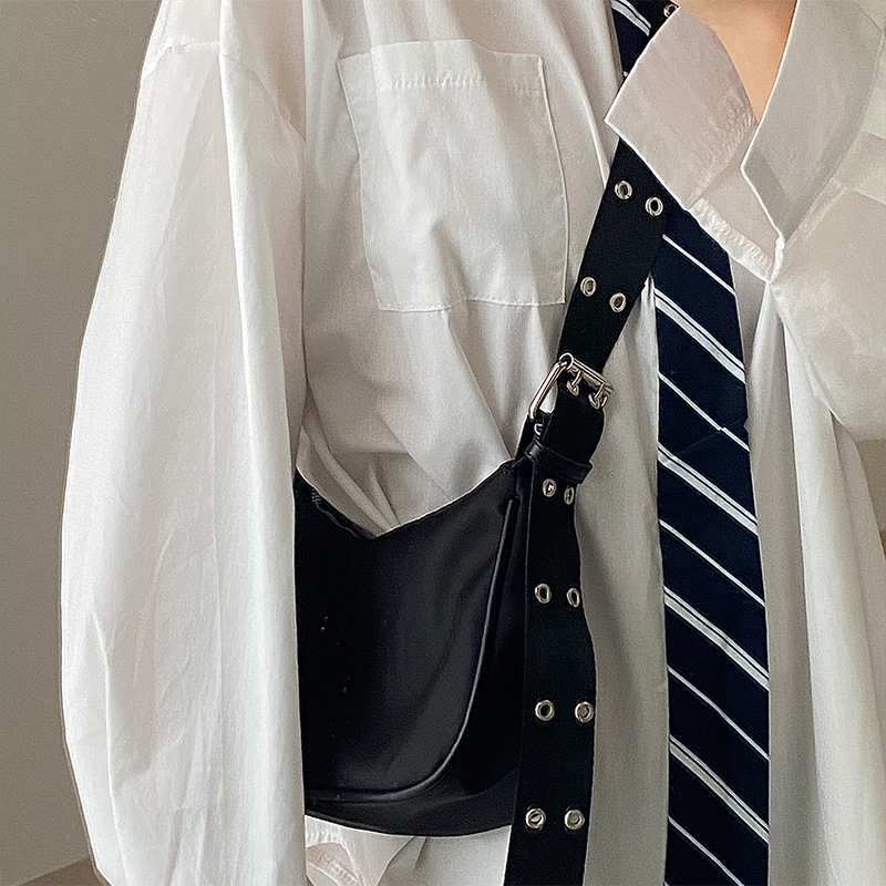 Túi Đeo Vai 19D020 Thiết Kế Đơn Giản Phong Cách Hiphop Dễ Phối Đồ