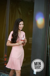 Váy xếp ly kèm đai