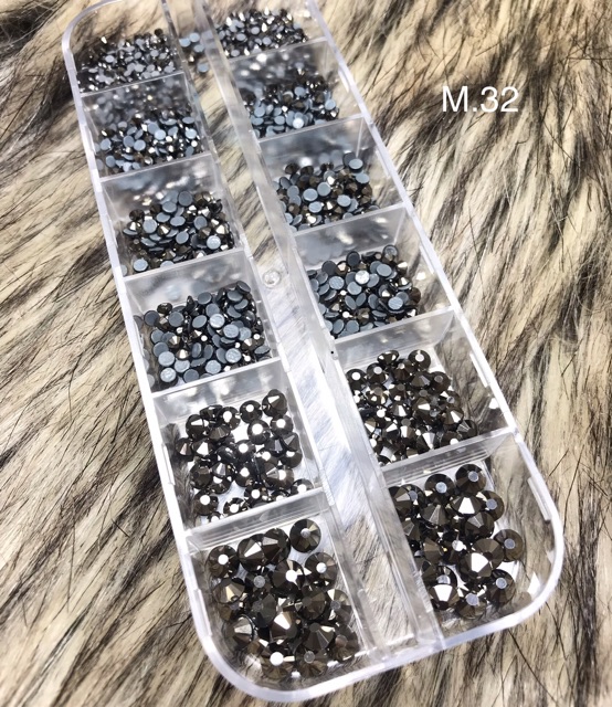 Đá chân keo cao cấp, khay 1440 viên, đá 7 màu, trắng đục, vàng trà