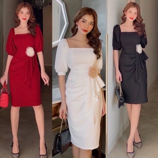 Đầm ôm dự tiệc cổ vuông