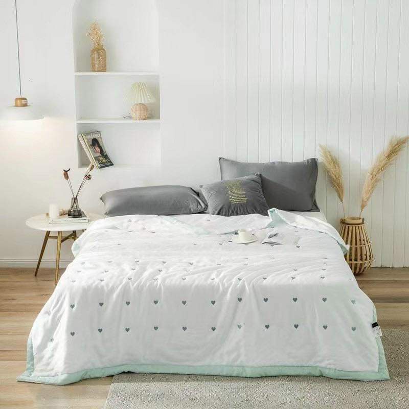 Chăn hè lụa trần bông thêu tim nhập khẩu cao cấp, chăn lụa mùa hè thu mềm mát size 2mx2m3 mềm mịn thoáng khí