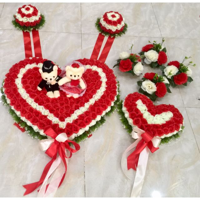 Hoa giả trang trí xe hơi