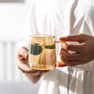 (HOT) Cốc sinh tố, ly nước thủy tinh màu có quai p/c Bắc Âu - Thủy tinh chịu nhiệt không chì Borosilicate