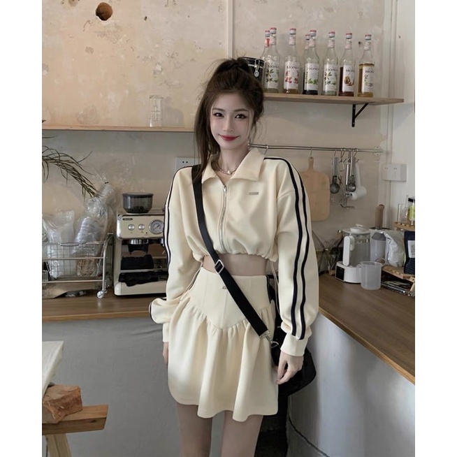 Áo Polo Croptop Nữ，Set Đồ Thể Thao Nữ Gồm Áo Tay Dài Dáng Rộng + Chân Váy Lưng Cao Phong Cách Retro Mới 2022