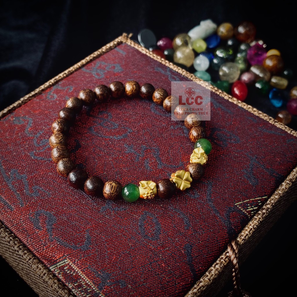 Vòng trầm hương mix đá Ngọc thạch + charm vàng Luca Charm