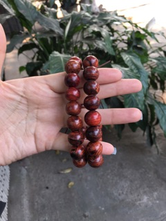 VÒNG TAY GỖ SƯA