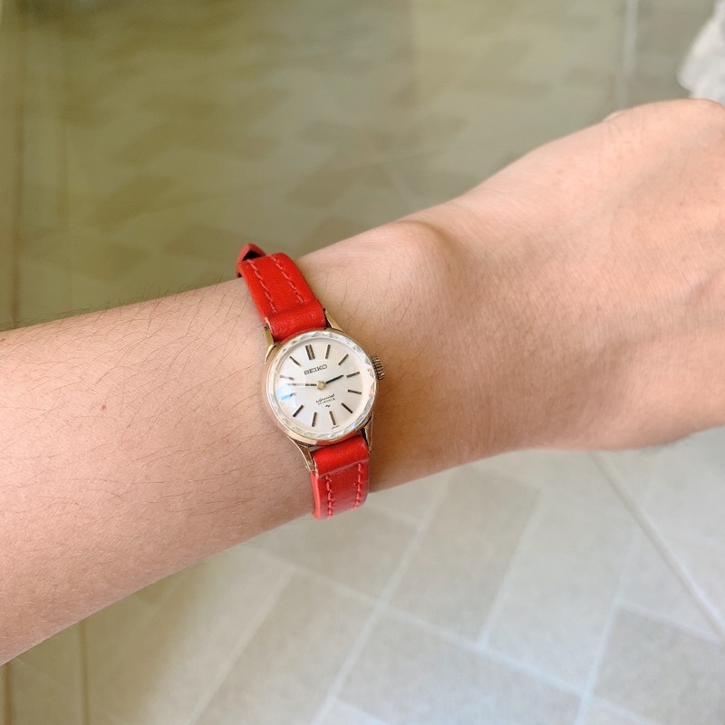 Đồng hồ si nữ hiệu Seiko, cơ cổ lên dây 23 jewel