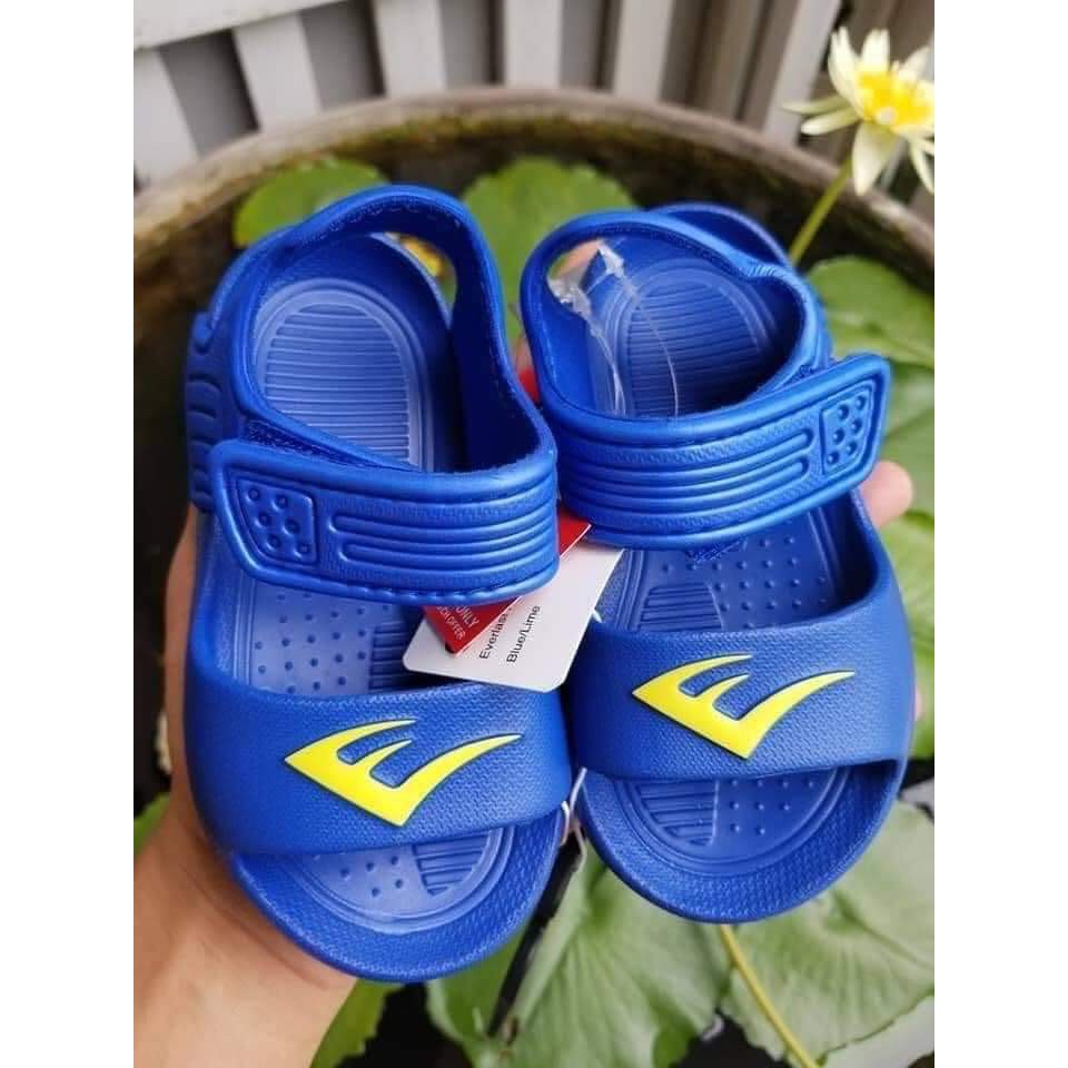 Sandal cho bé trai