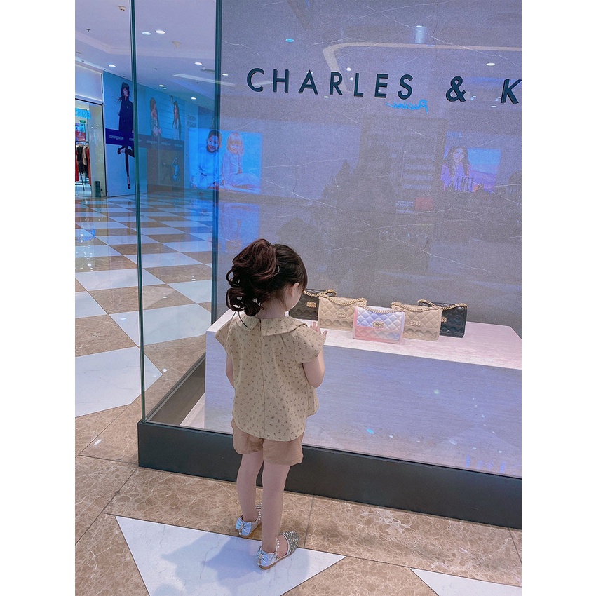 Bộ Quần Áo Cộc Tay Hoa Nhí Gắn Khuy Tiểu Thư Chất Vải Thô Linen Cho Bé Từ 8-20kg Mã CT26