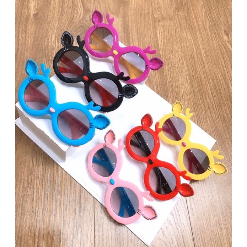 Mắt kính thời trang đáng yêu cho bé