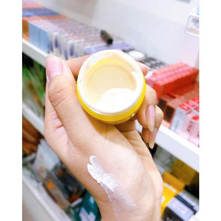 Kem Dưỡng Garnier Sáng Da Ban Ngày Light Complete Vitamin C Serum Cream SPF30 - 18ml