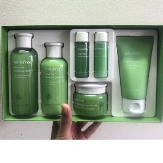 Bộ dưỡng trắng da trà xanh innisfree
