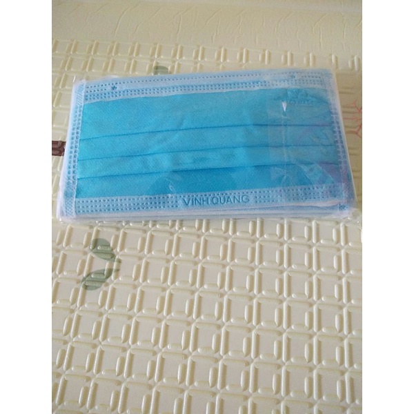 10 chiếc khẩu trang 4 lớp