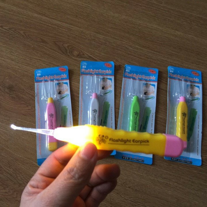 Dụng Cụ Lấy Ráy Tai Hộp Nhựa - Có Đèn - Giá Tốt