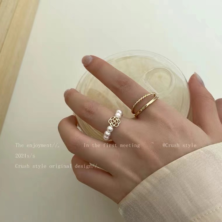 Bộ 2 Nhẫn Đeo Tay Đính Ngọc Trai Và Hoa Trà Xinh Xắn Cho Nữ