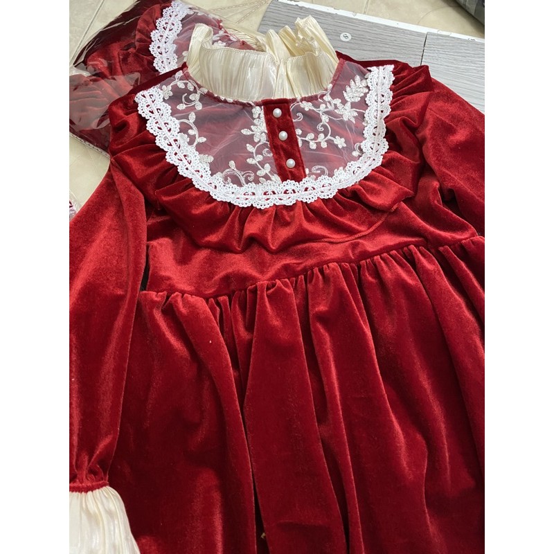 Váy nhung đỏ pha ren dành cho bé
