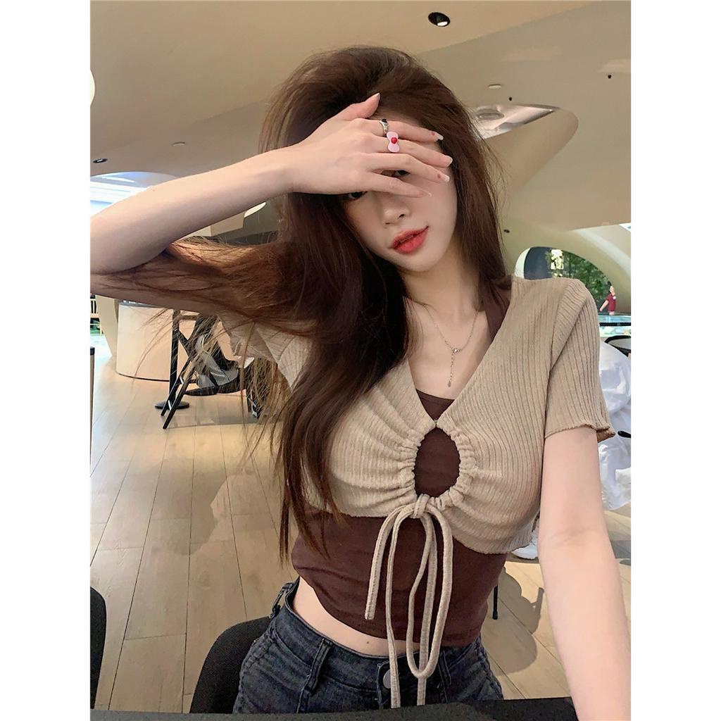 「 WELOVE1 」Set Áo hai dây Cổ Yếm Màu Sắc Tương Phản + Áo Khoác Cardigan Dây Rút Ngắn Cổ V Tay Dài Thời Trang Cho Nữ