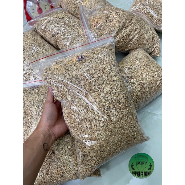 Cùi bắp lót chuồng NHẬP - THƯỜNG