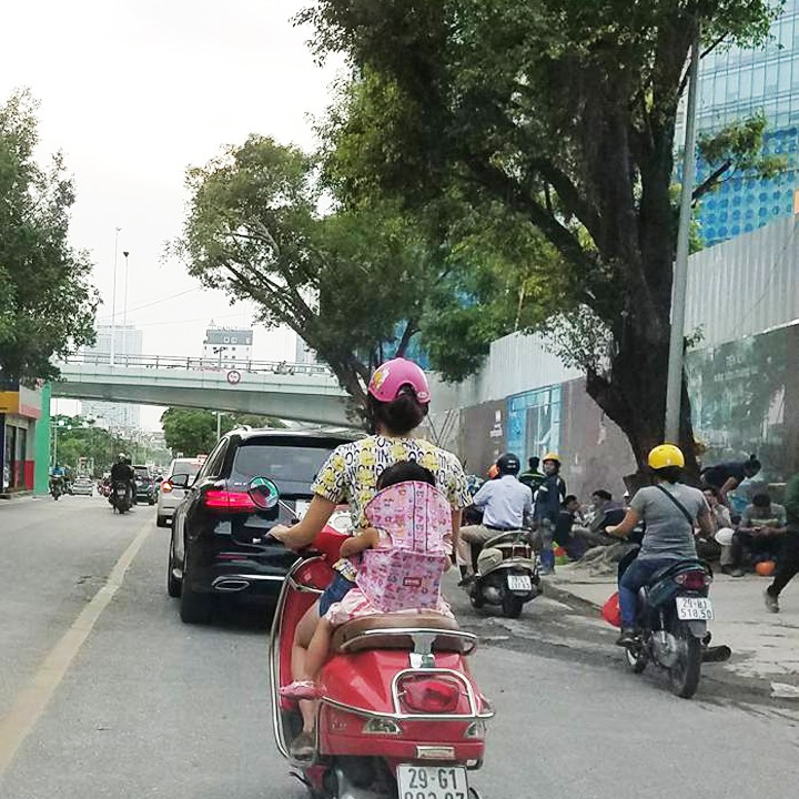 Đai ngồi xe máy cho bé có đỡ cổ hàng Royal Việt Nam nhiều họa tiết