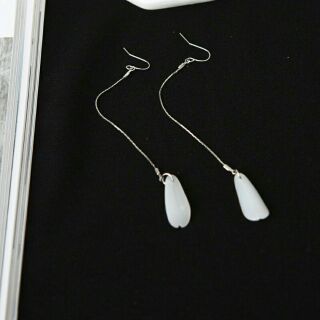 Khuyên tai Bạch Thiển