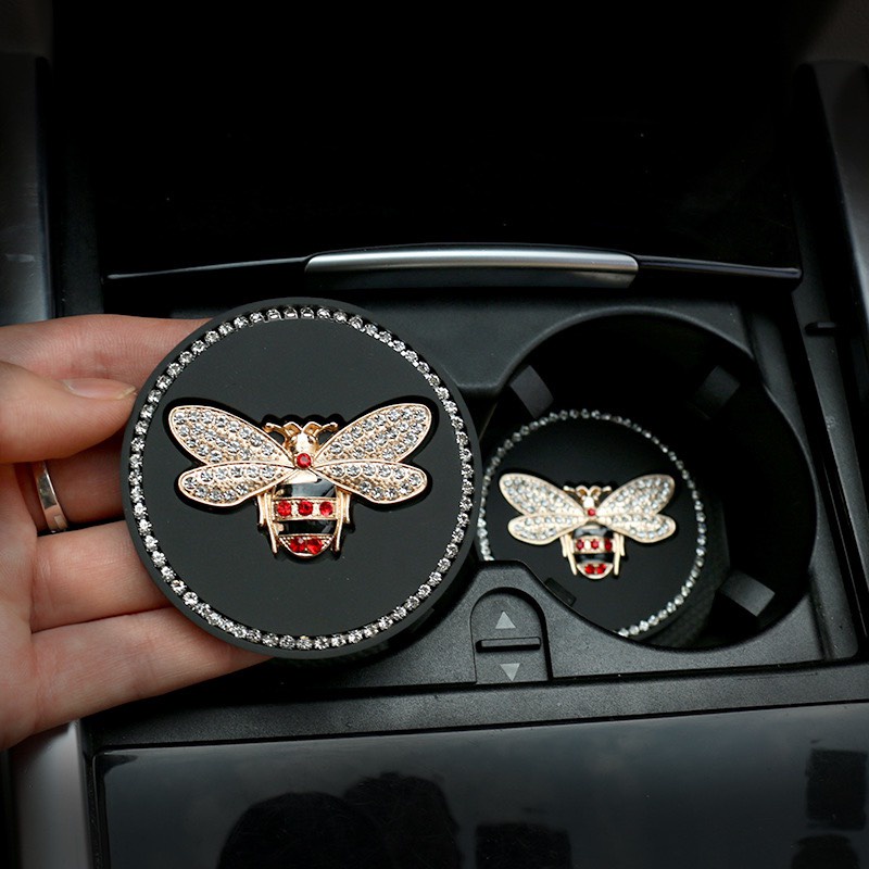 Lót hốc để nước trên xe ô tô - Trang trí nội thất ô tô - Trang trí nội thất ô tô