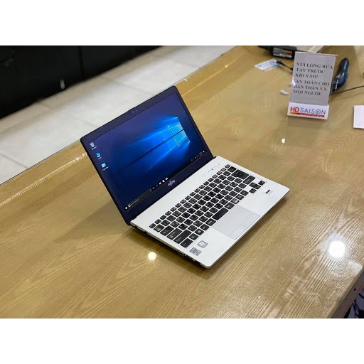 Laptop Nhật Bản Fujitsu S904 Core i5, 4gb ram, 128gb SSD, 13.3inch Full HD, vỏ nhôm sang trọng