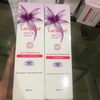 Dung Dịch Vệ Sinh Lactacyd Soft Silky Tím Chai 250ml
