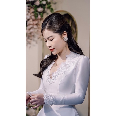 Áo dài hỏi cưới trắng kết hoa siêu xinh kèm mấn và áo choàng