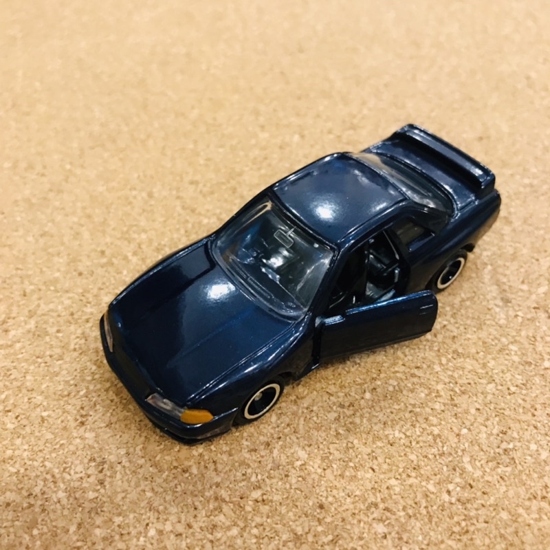 Xe Tomica nissan skyline gt-r r32