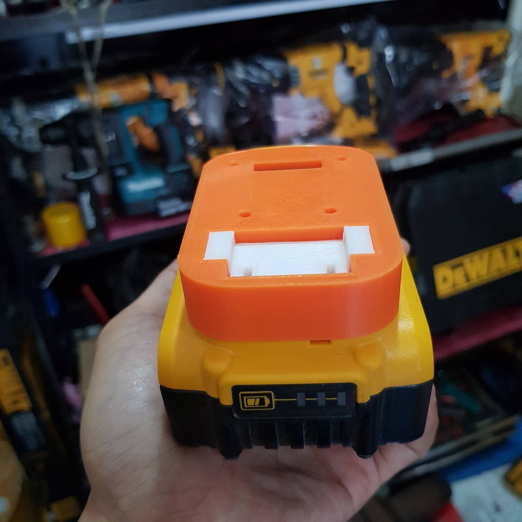 Đế gài dùng pin Dewalt 20v cho các máy dụng cụ cầm tay khác