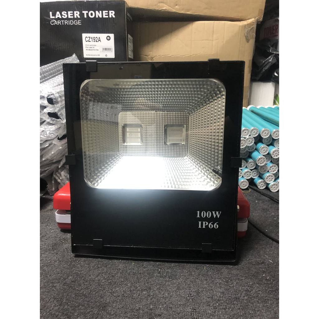 Đèn pha LED đổi màu RBG 100W chất lượng