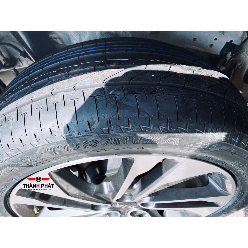 Lốp xe Kia Rondo 225/45R17 Bridgestone T005 THÁI LAN