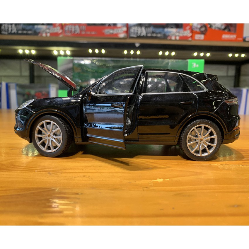 Mô hình xe ô tô Porsche Cayenne Turbo Hãng Welly FX tỉ lệ 1:24 màu đen