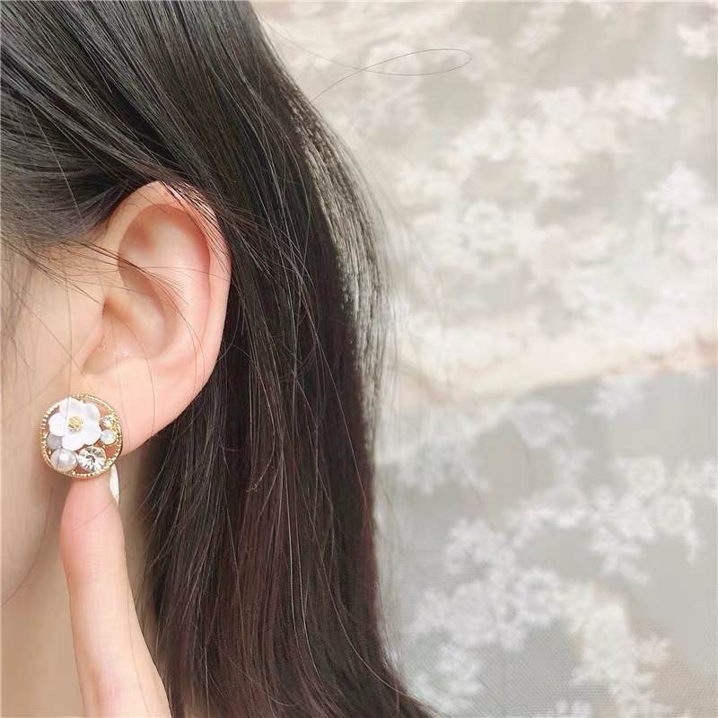 Hoa tai đính hạt và hoa - Maben