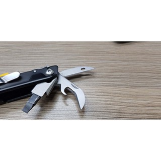 Dụng cụ đa năng Leatherman Signal