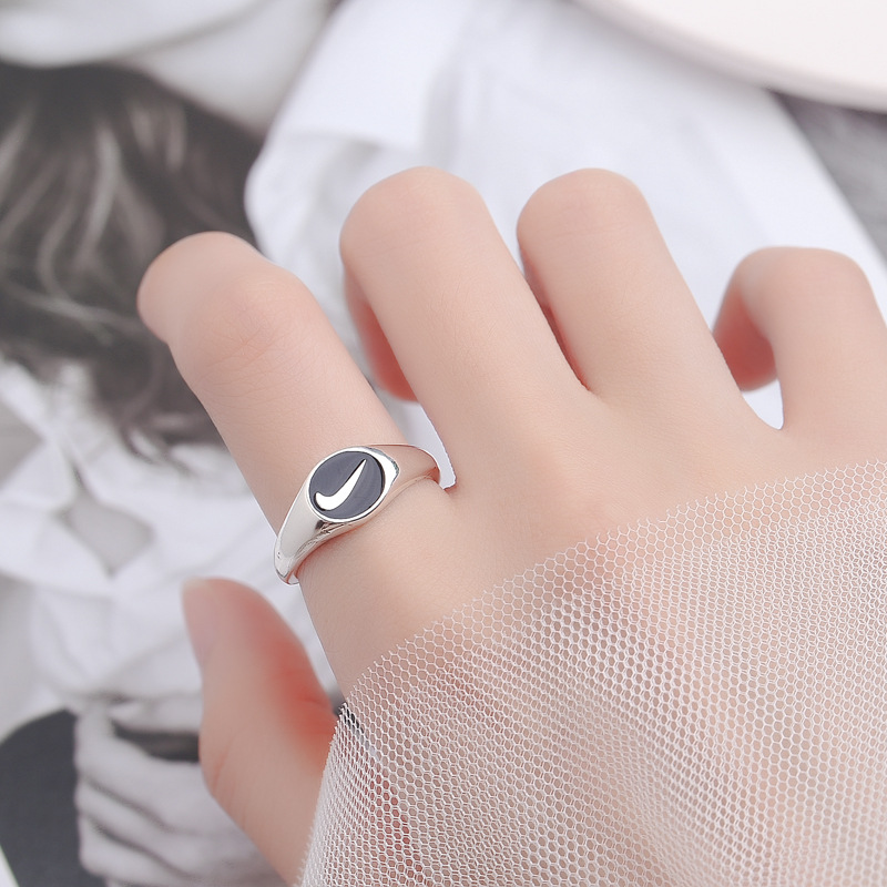 Nhẫn đeo tay kim loại phong cách retro thời trang cho nam nữ