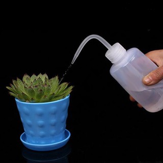 Bình Đựng Nước Có Vòi Dài Dễ Sử Dụng
